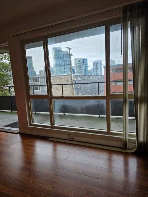 Building Photo - 224 Bellevue Ave E