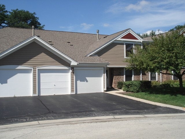 Front - 220 Oak Knoll Ct Unit B2