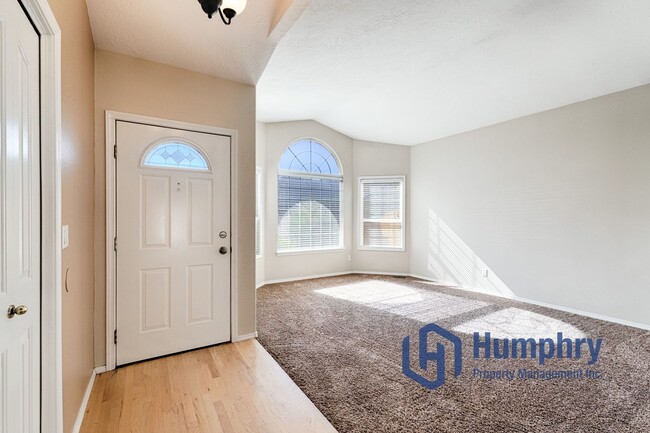 Photo - Charming home minutes from Settler's Park