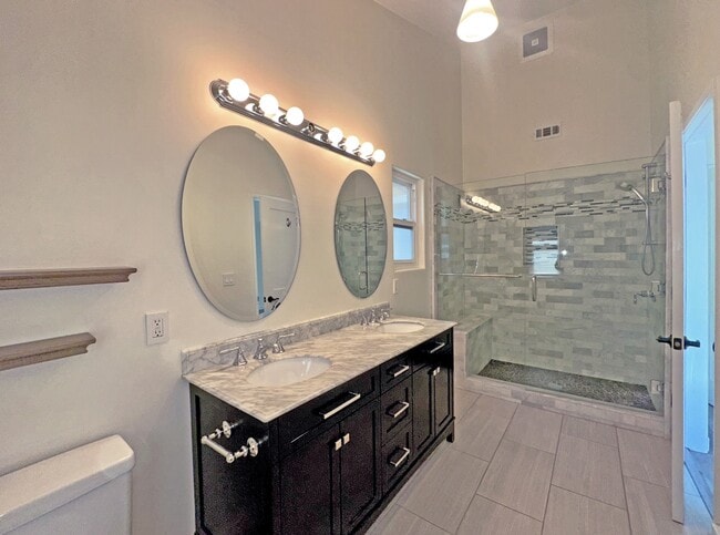 Photo - 407 W Pedregosa St