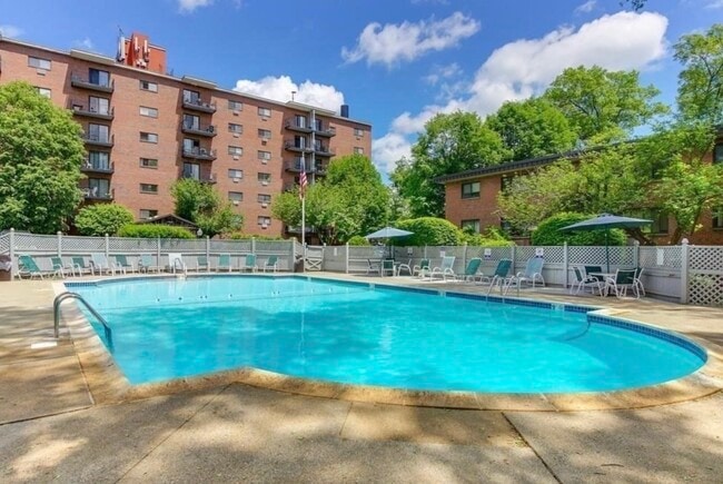 Building Photo - 1321 Worcester Rd Unit 603