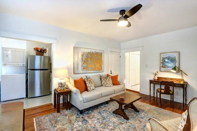 Photo - 306 E Victory Dr Unit ID1369213P