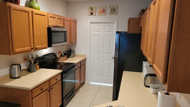Photo - SEASONAL ONLY  3 bedroom, 2 1/2 bath townhome off University Parkway with water view