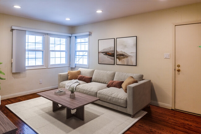 Building Photo - 8746 Reading Ave Unit 8746 Rental