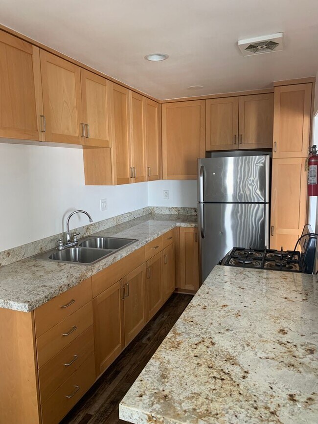 Photo - Live Your Best Life in the Heart of Hillcr... Unit 45