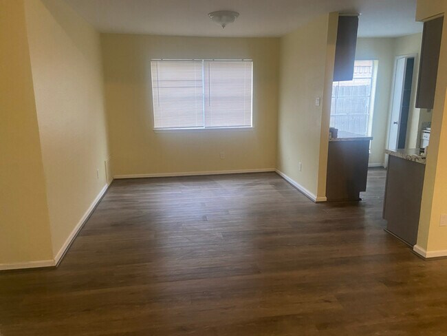Photo - 502 Brookford Dr