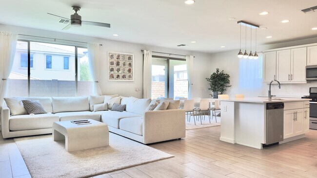 Photo - 3109 E Louise Dr