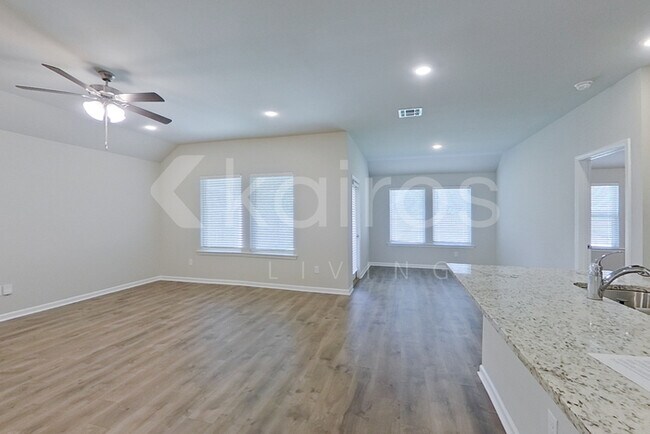 Photo - 204 Yardley Ct