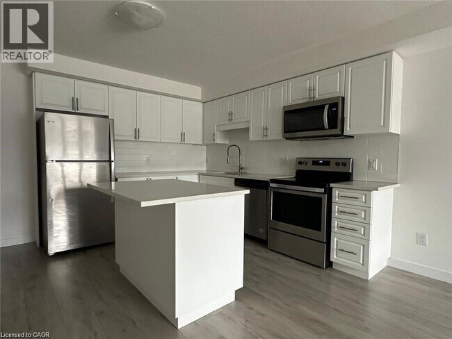 Photo - 160 Rochefort St.