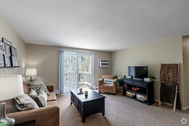 Interior Photo - The Glenbrook at Rocky Hill Rental