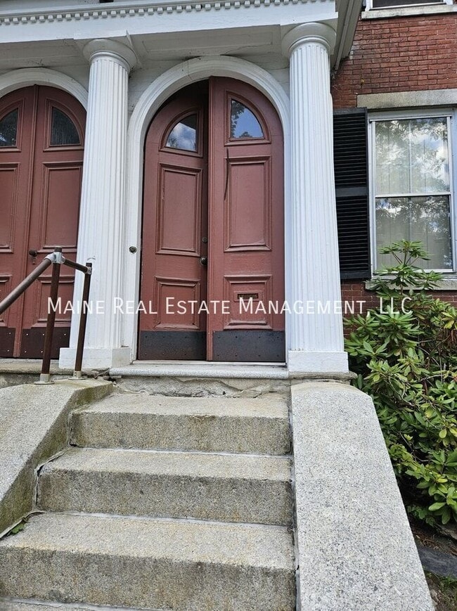 Building Photo - 11 Hudson St Rental