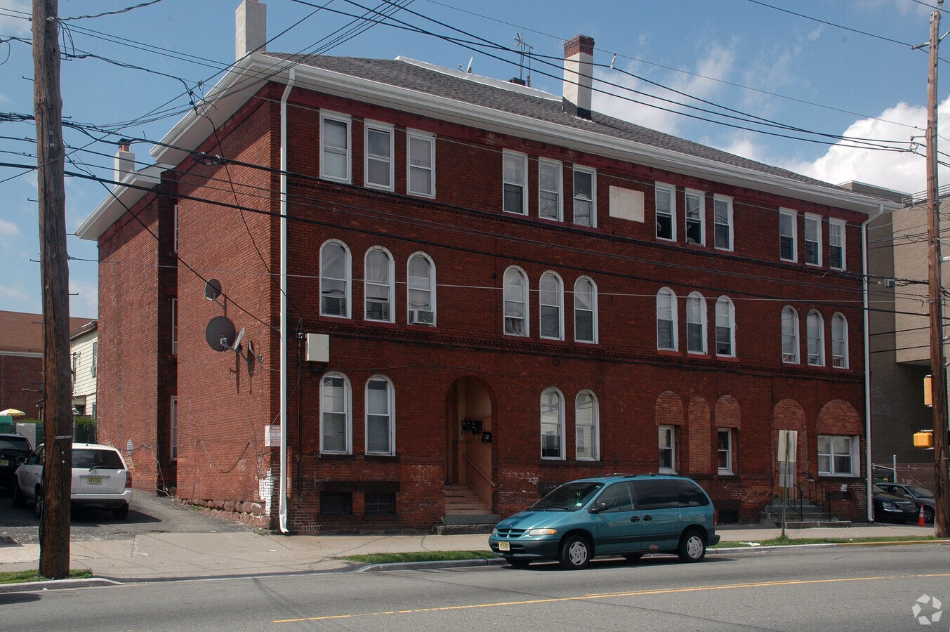 Photo - 354-356 Getty Ave Apartments