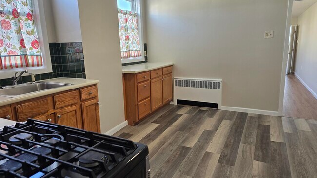 Photo - 667 Broadway Unit 1