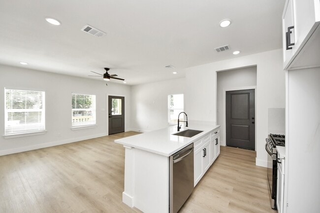 Photo - 1314 W Willis St