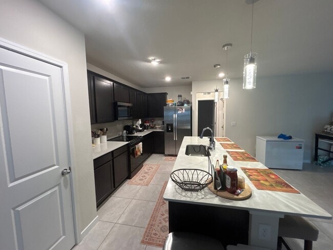 Photo - Beautiful and spacious 5/3 Kissimmee