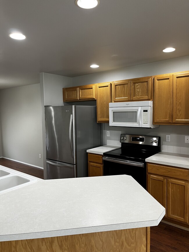 Photo - 9982 Greenleaf Loop SE