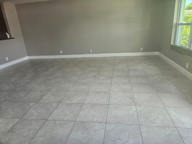 Photo - 6147 Moonbeam Dr