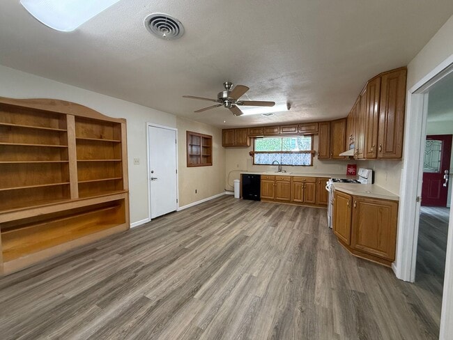 Photo - AUGUST PRE-LEASE!  3 Bed, 2 Bath Within Wa...