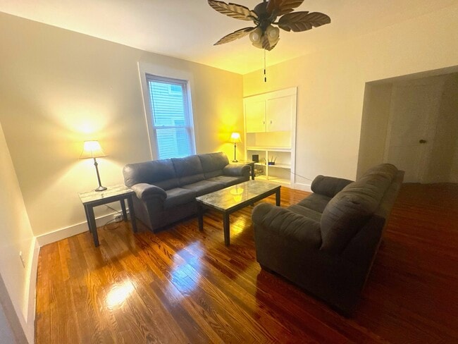 Photo - 425 W Pine St