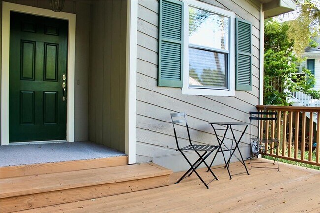 Photo - 220 Circle Dr