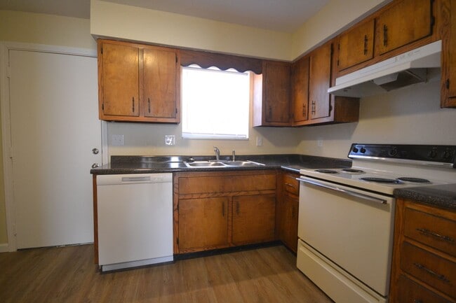 Photo - Northwood Hills 8 plex Unit 2