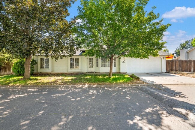 Building Photo - 2256 N Pawnee Ln Rental