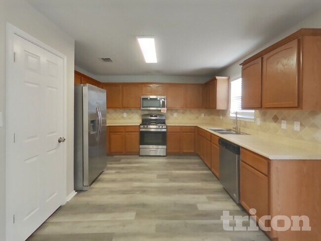 Photo - 7034 Daybreak Peaks