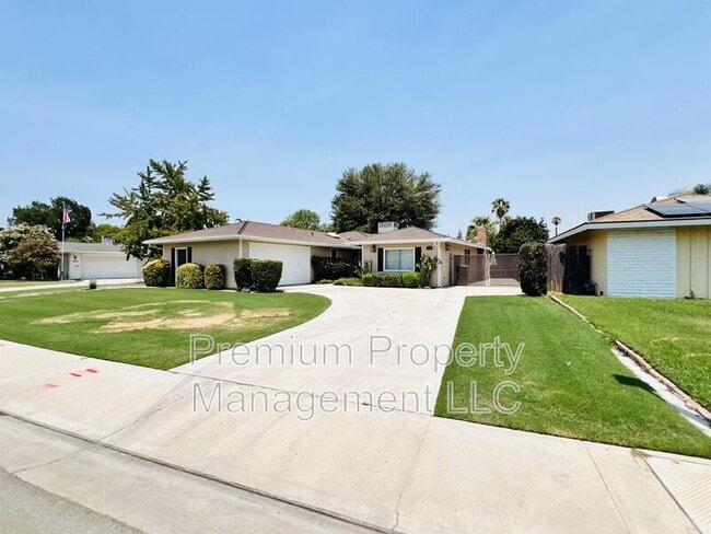 Photo - 6212 Friant Dr
