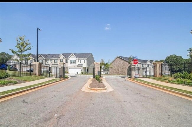 Photo - 179 Hampton Cir