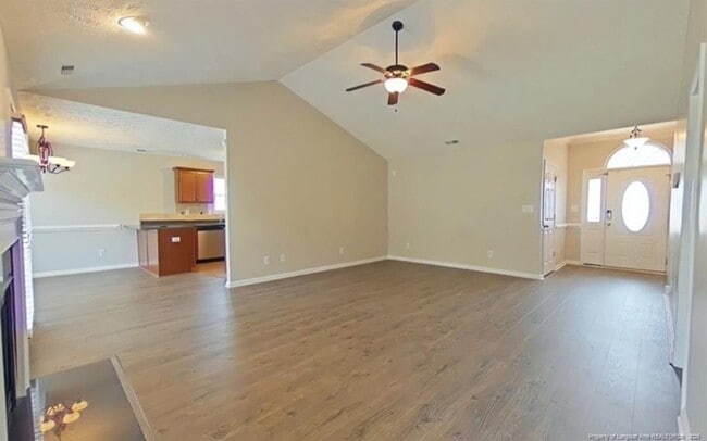 Photo - 472 Collinwood Dr