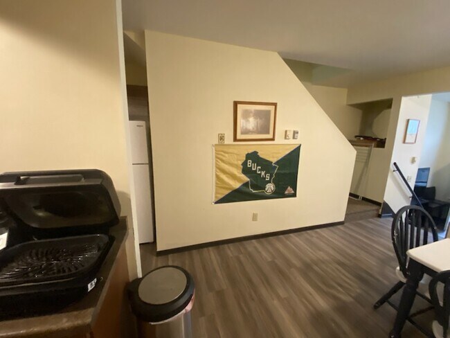 Photo - 4 Large Bed and 2 Bath- Next to UW Stout