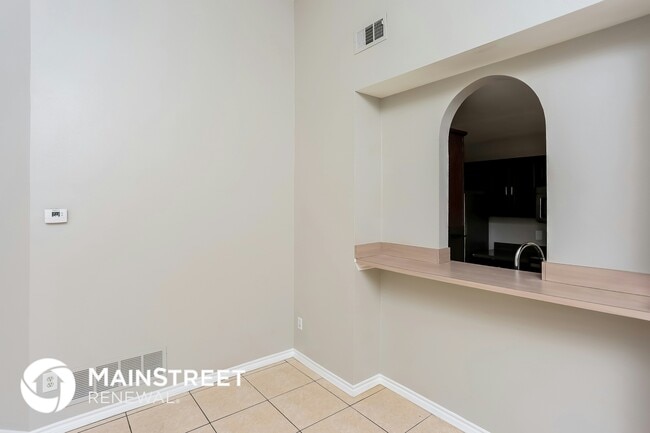Photo - 335 Trout St