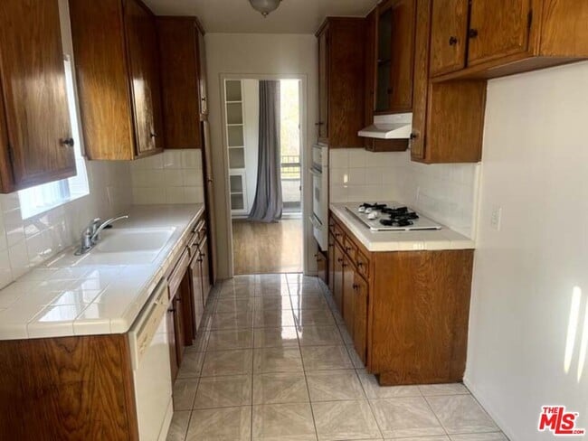 Photo - 1834 Thayer Ave Unit 5