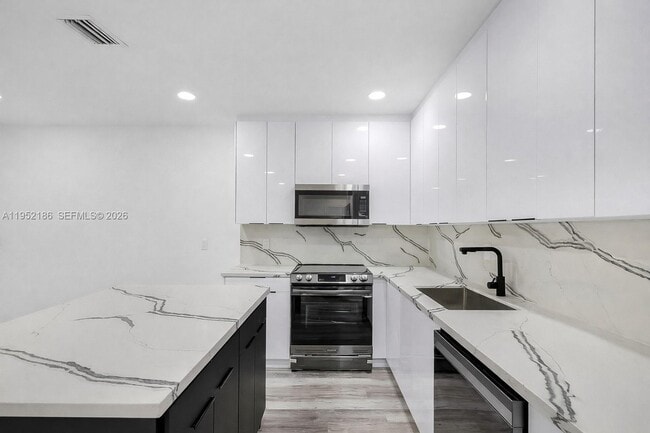 Photo - 8281 NE 2nd Ct