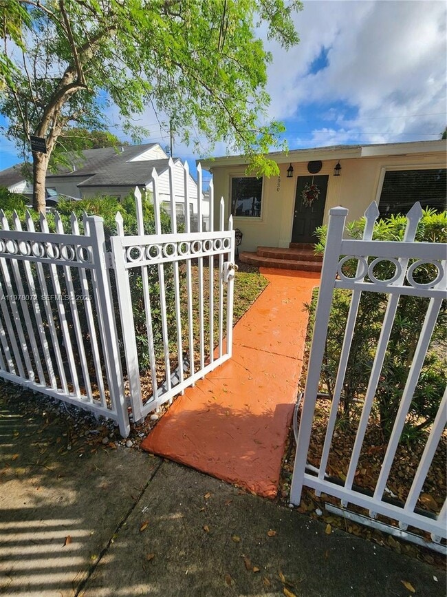 Photo - 1030 NW 48th St