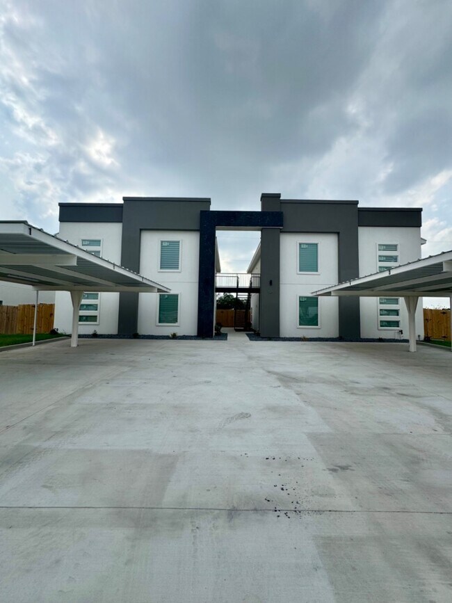 Photo - 617 N Delaware St