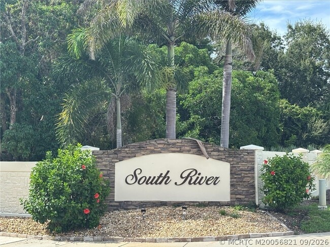 Building Photo - 360 SW South River Dr Unit 204