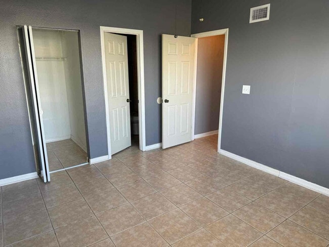Photo - 2516 Woodgate Blvd Unit 207