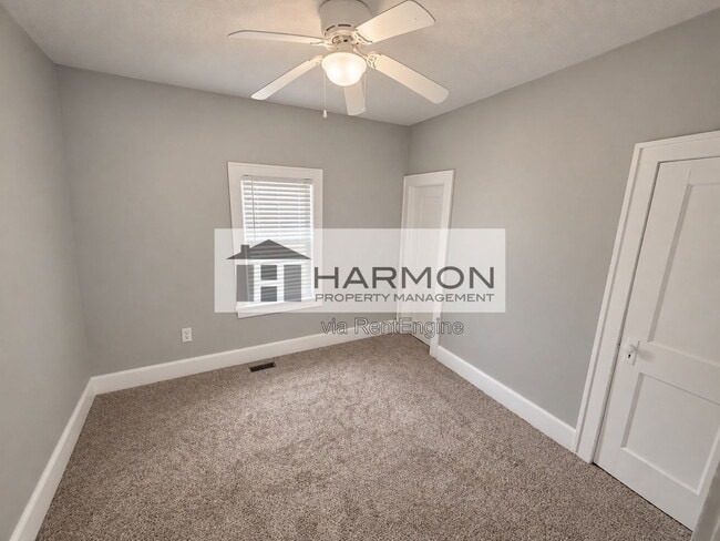 253 N Dodge Ave