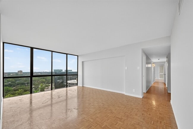 Photo - 5001 Woodway Dr Unit 1804