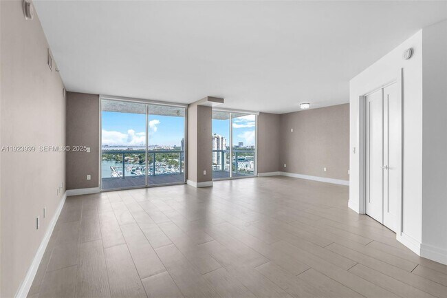 Photo - 10 Venetian Way Unit 1903
