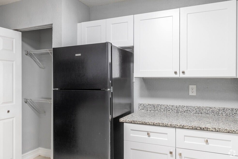 1 BR, 1 BA