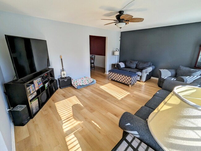 Photo - 928 Woodmark Ct