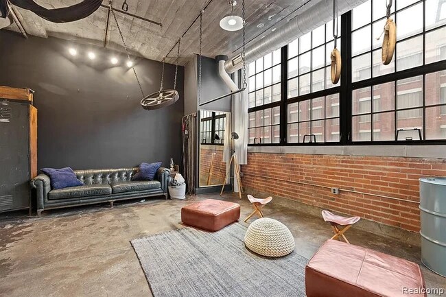 Photo - 5766 Trumbull St Unidad 204