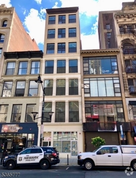 Building Photo - 192 Market St Unit 6B Rental