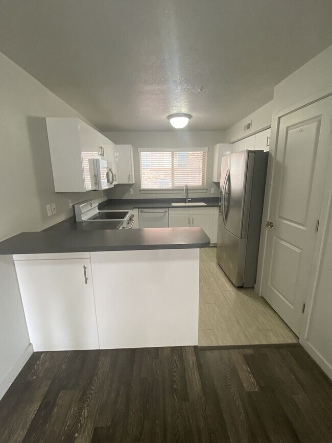 Photo - Great Orem Condo!