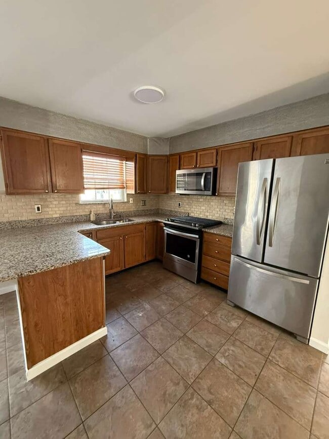 Building Photo - 1 Sunnydale Ct