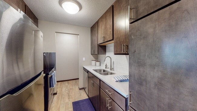 Photo - Shoreview Grand