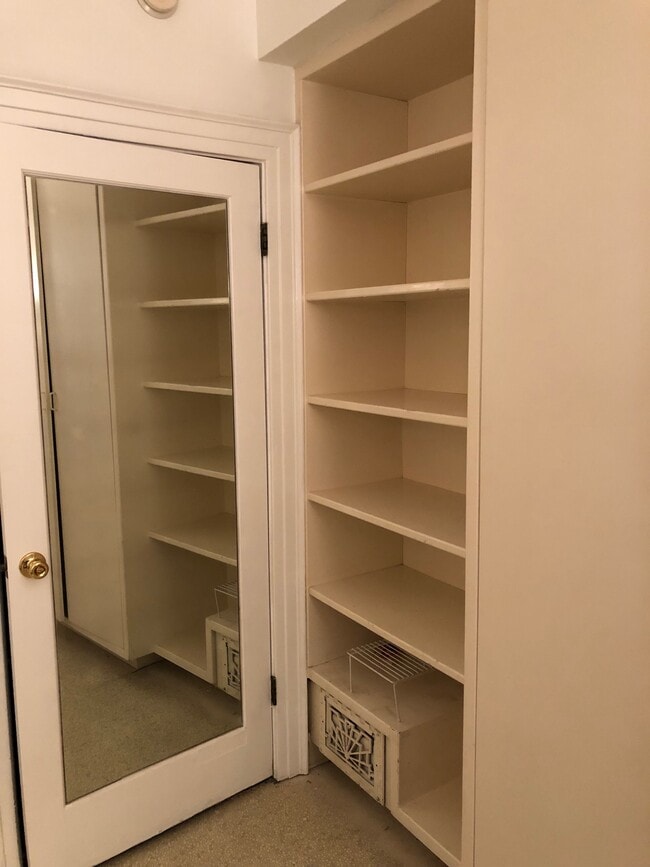 Photo - 1917 N Oxford Ave