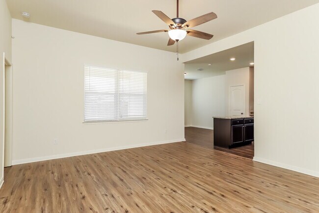 Photo - 7928 Bluewater Cove